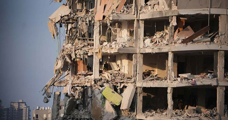 ইসরাইল-ইরানের পালটাপালটি হামলা, দেখুন ছবিতে