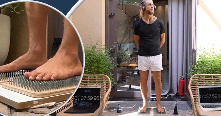 ১৩ ঘণ্টা পেরেকের ওপর দাঁড়িয়ে রইলেন এই যুবক