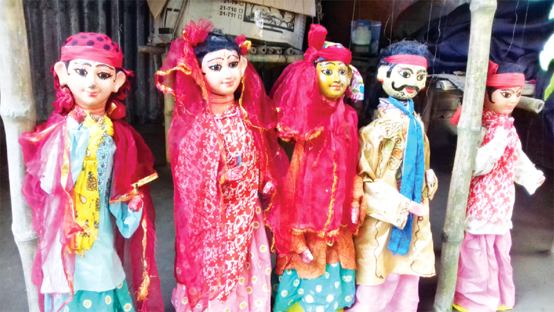 ভালোবাসাই ধরে রেখেছে বিষ্ণুরামের পুতুল নাচ